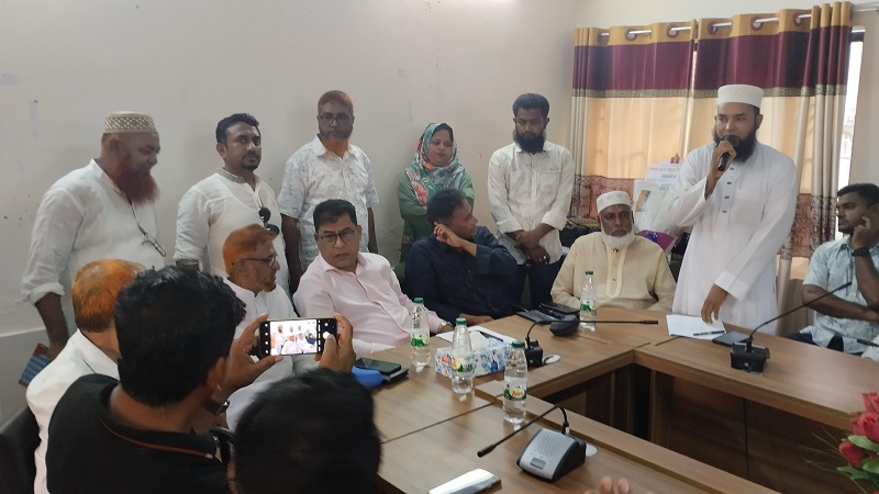 জেলা পরিষদ প্রশাসককে বরগুনায় বাংলাদেশ প্রাথমিক শিক্ষক সমিতির পক্ষ থেকে ফুলেল শুভেচ্ছা 